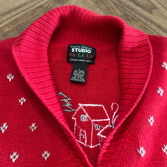 Vintage Red Christmas Vest - Picture 3 of 6